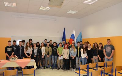 Razdelitev spričeval ter podelitev nagrad in priznanj najzaslužnejšim dijakom zaključnega letnika