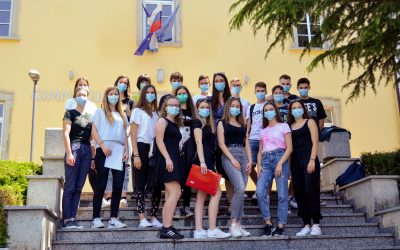 Podelitev spričeval, pohval in nagrad ter obeležitev dneva državnosti